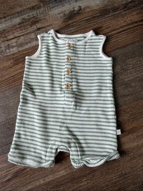 Little Planet by Carters organic cotton waffle romper size 6 months